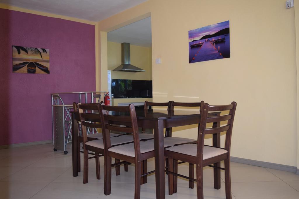 Baywatch Apartment La Gaulette Esterno foto